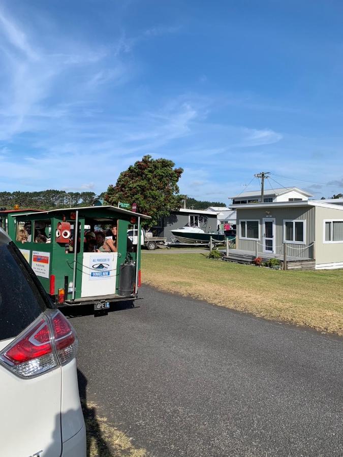 Urenui Beach Bach Exterior photo