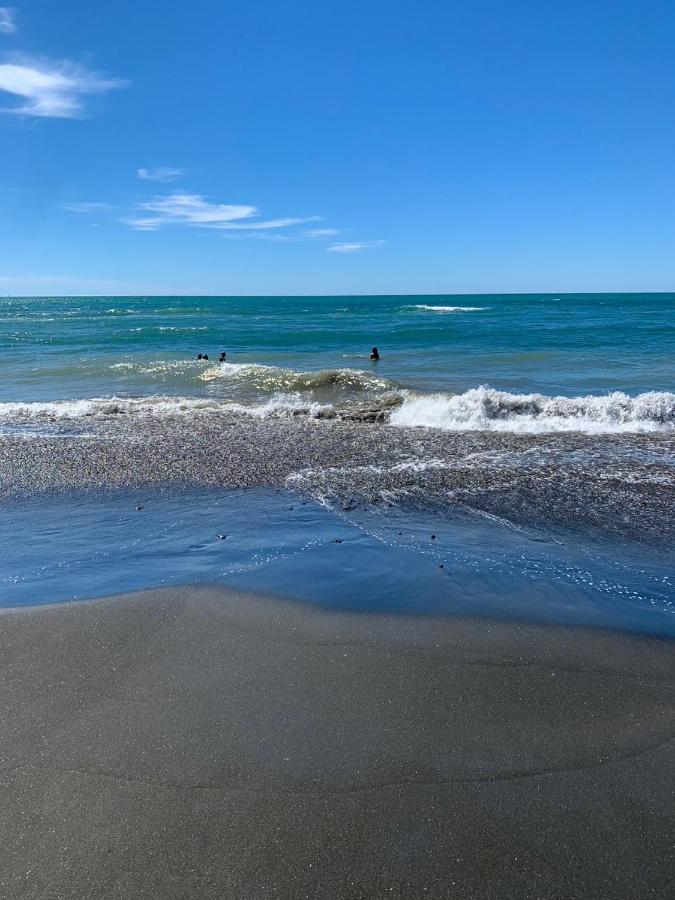 Urenui Beach Bach Exterior photo